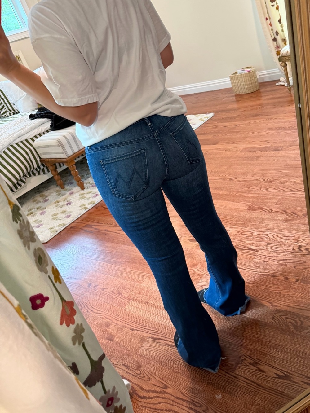 Mother weekender fray jeans- squeeze it
